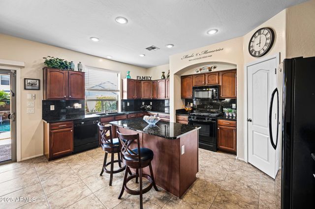 41209 W HAYDEN Drive, Maricopa, AZ 85138