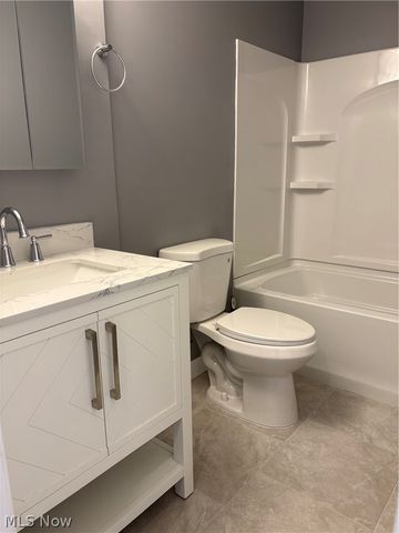 9600 Cove Drive B2, North Royalton, OH 44133