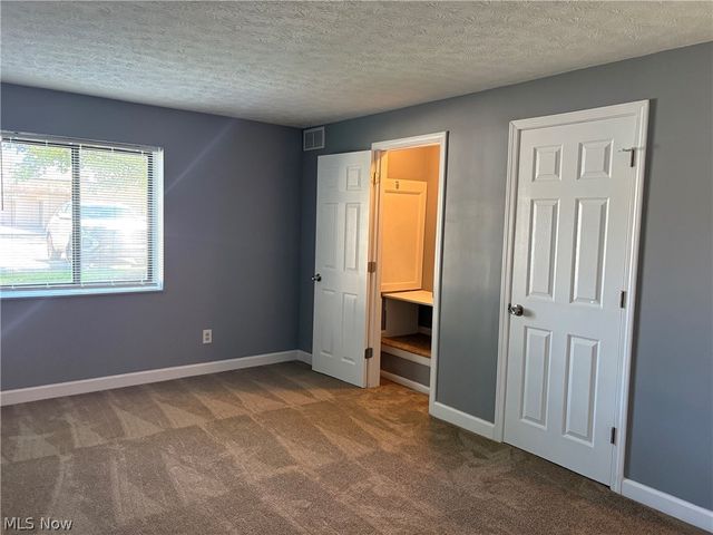 9600 Cove Drive B2, North Royalton, OH 44133