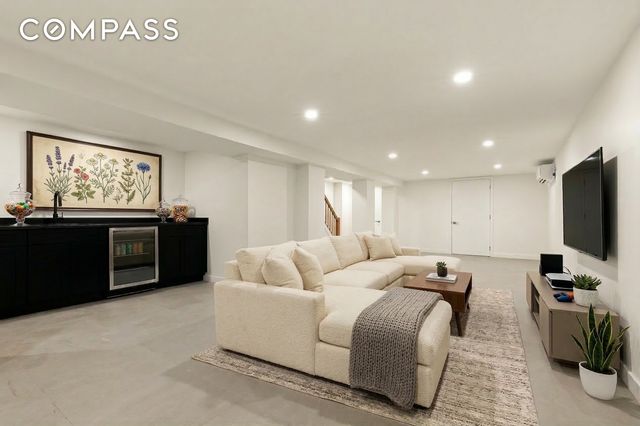 582 Quincy Street, New York City, NY 11221