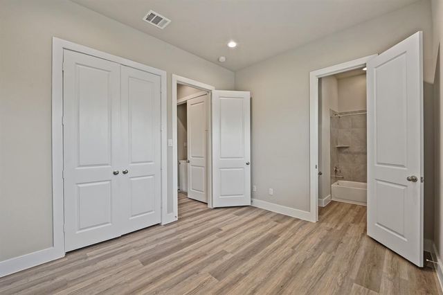 9016 Lonestar Creekbend Lane, Houston, TX 77080