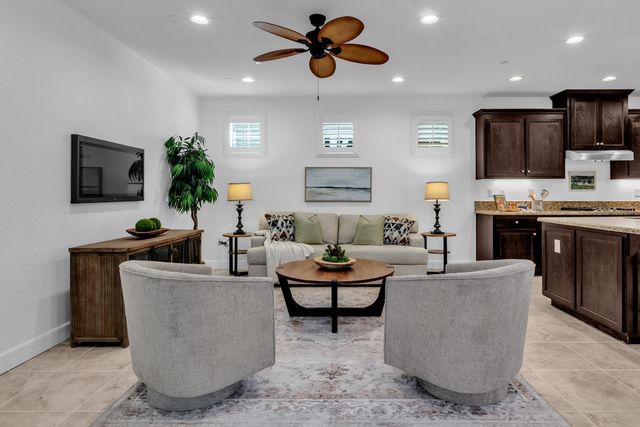 1037 Forbes Ln, Davis, CA 95616