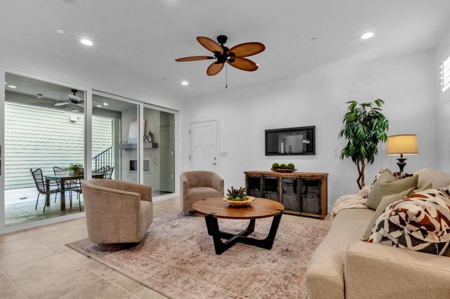 1037 Forbes Ln, Davis, CA 95616