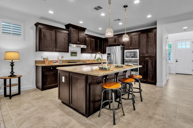 1037 Forbes Ln, Davis, CA 95616