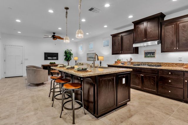 1037 Forbes Ln, Davis, CA 95616