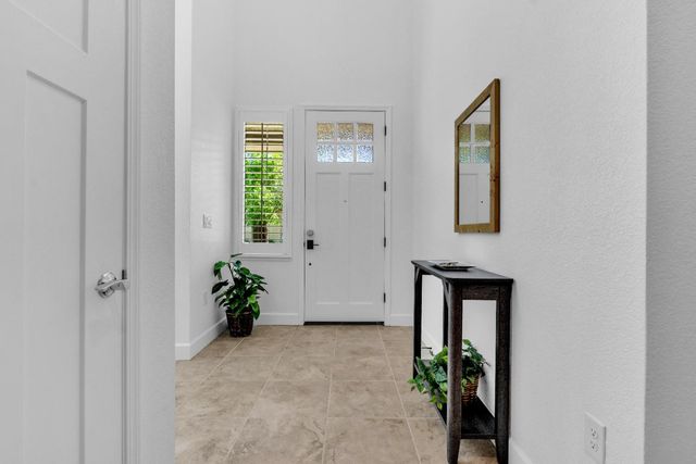 1037 Forbes Ln, Davis, CA 95616