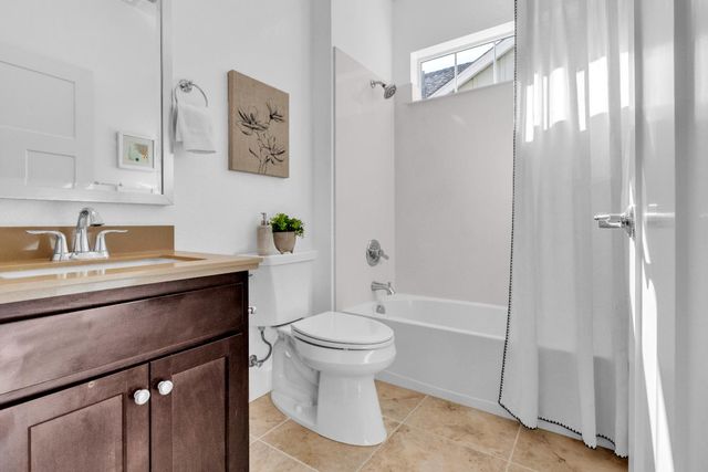 1037 Forbes Ln, Davis, CA 95616