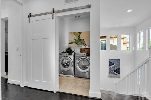 1037 Forbes Ln, Davis, CA 95616