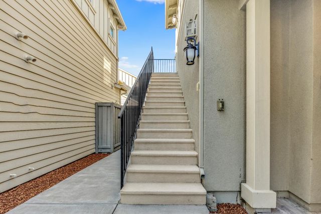 1037 Forbes Ln, Davis, CA 95616