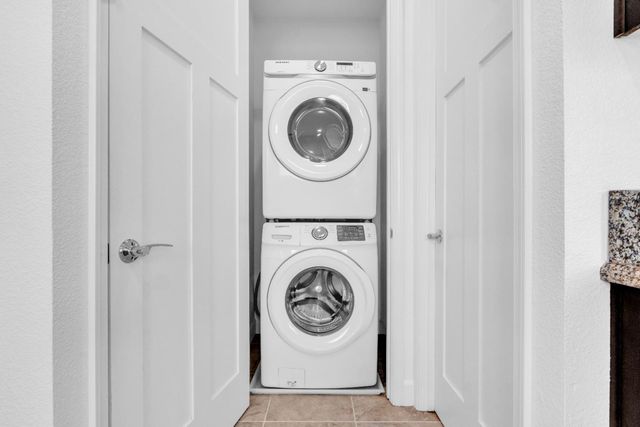 1037 Forbes Ln, Davis, CA 95616