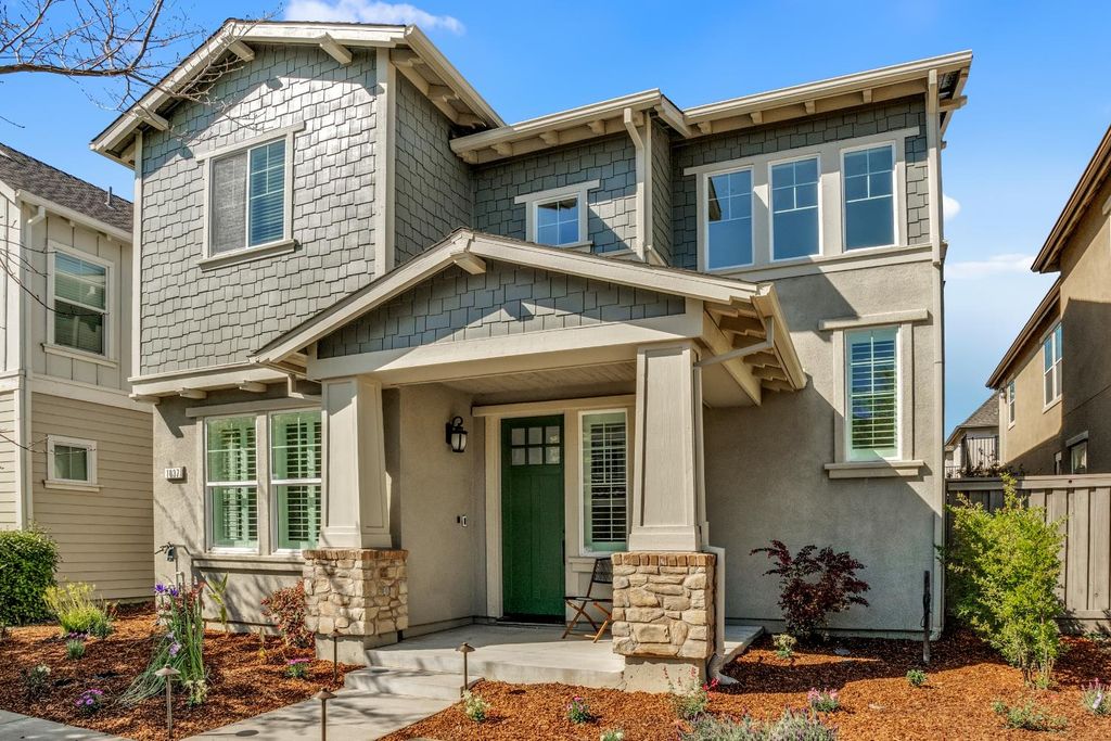 1037 Forbes Ln, Davis, CA 95616