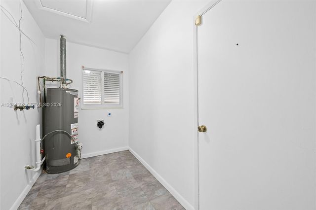 733 N Rainbow Dr, Hollywood, FL 33021