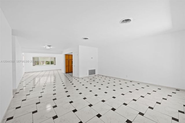733 N Rainbow Dr, Hollywood, FL 33021