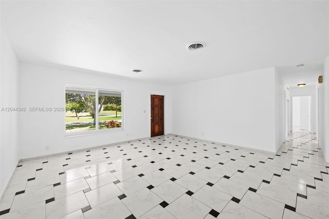 733 N Rainbow Dr, Hollywood, FL 33021