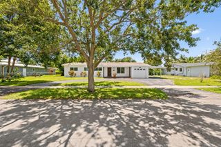 733 N Rainbow Dr, Hollywood, FL 33021