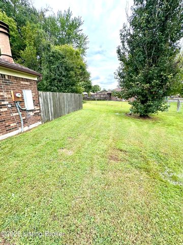 10903 Lanette Ct, Louisville, KY 40229