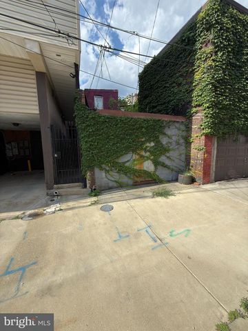 2221 EASTERN AVE, Baltimore, MD 21231