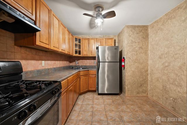 192 College Drive, Edison, NJ 08817