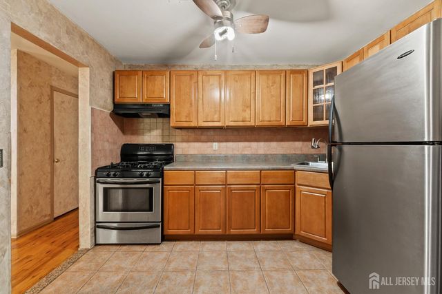 192 College Drive, Edison, NJ 08817