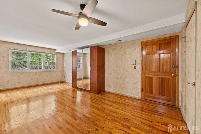 192 College Drive, Edison, NJ 08817