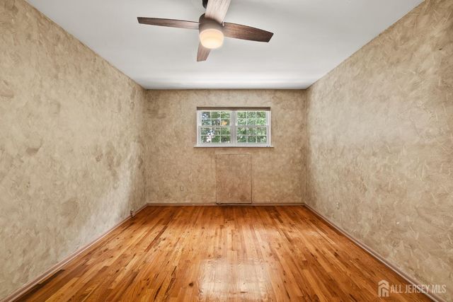 192 College Drive, Edison, NJ 08817