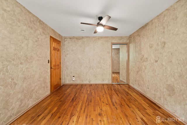 192 College Drive, Edison, NJ 08817