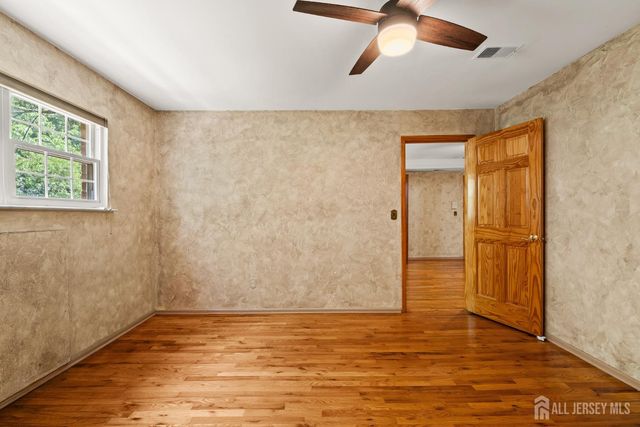 192 College Drive, Edison, NJ 08817