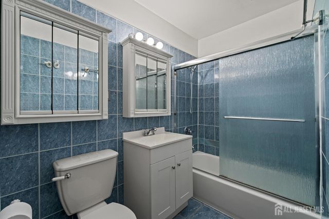 192 College Drive, Edison, NJ 08817