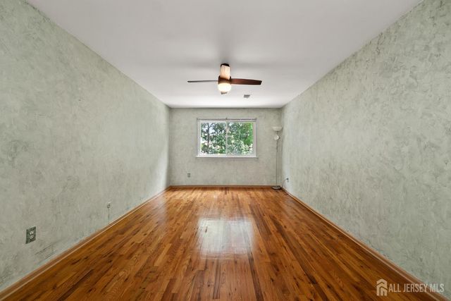 192 College Drive, Edison, NJ 08817
