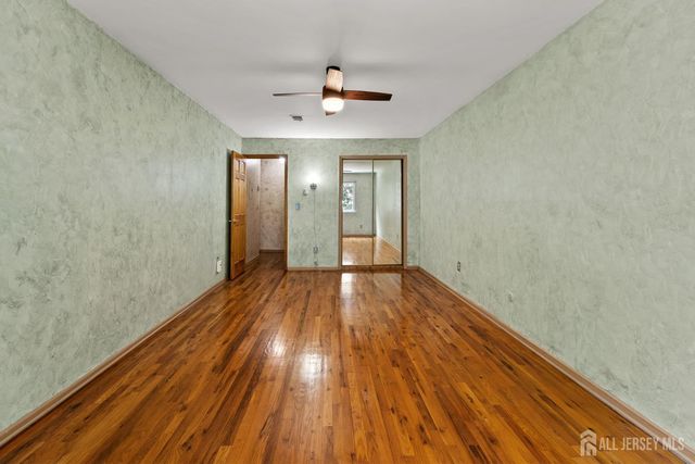 192 College Drive, Edison, NJ 08817