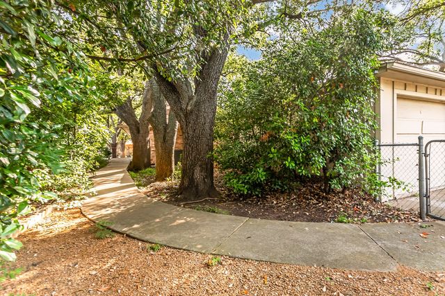 7505 Brentcove Circle, Dallas, TX 75214