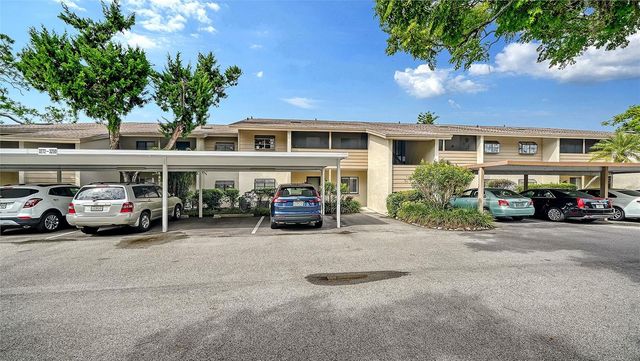 3262 CROSS CREEK DRIVE 3262, Sarasota, FL 34231