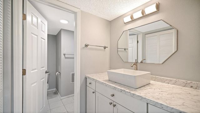 3262 CROSS CREEK DRIVE 3262, Sarasota, FL 34231