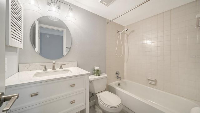 3262 CROSS CREEK DRIVE 3262, Sarasota, FL 34231