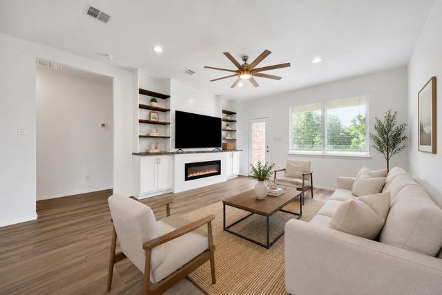 9245 Inland Leather Lane, Conroe, TX 77385