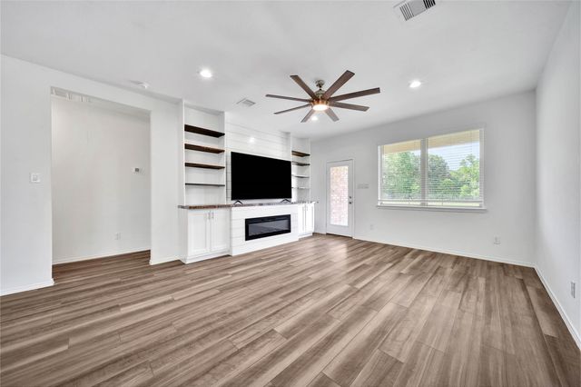 9245 Inland Leather Lane, Conroe, TX 77385