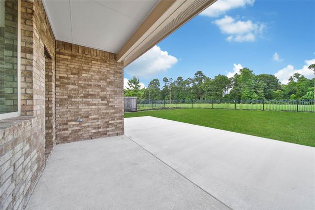 9245 Inland Leather Lane, Conroe, TX 77385