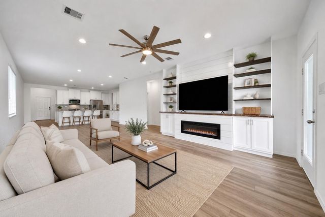 9245 Inland Leather Lane, Conroe, TX 77385