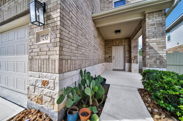 9245 Inland Leather Lane, Conroe, TX 77385