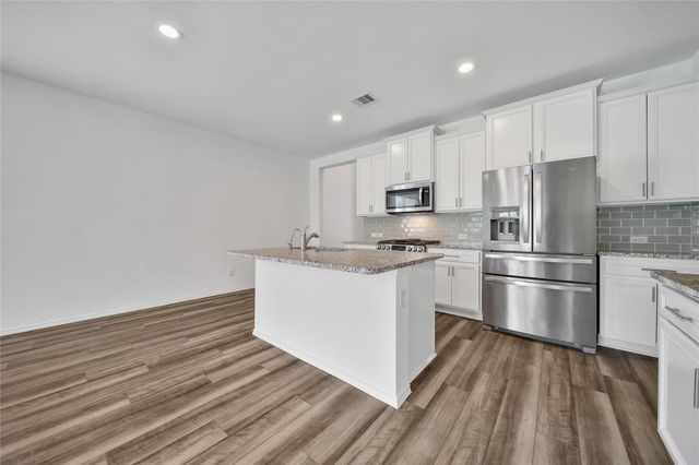 9245 Inland Leather Lane, Conroe, TX 77385
