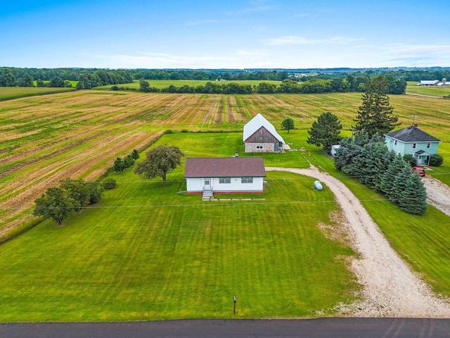 N2956 SLEEPY HOLLOW ROAD, Kewaunee, WI 54216