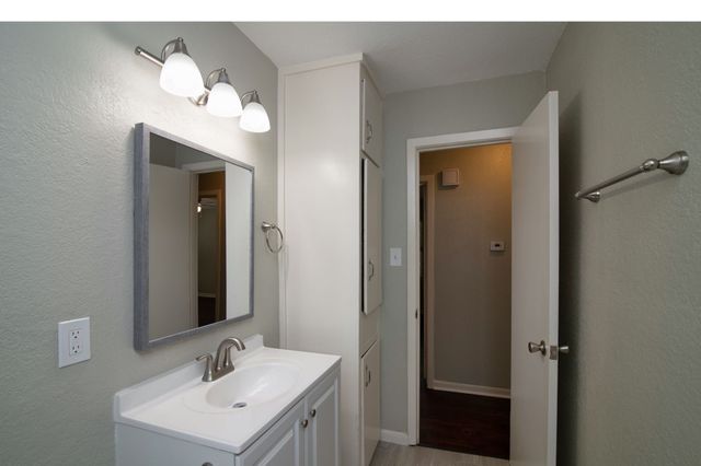 2416 Hillview Drive, Fort Worth, TX 76119