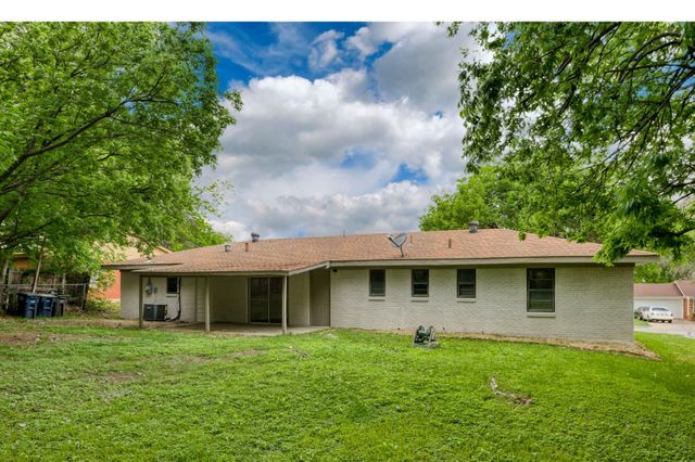 2416 Hillview Drive, Fort Worth, TX 76119