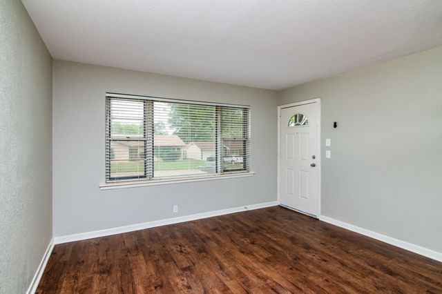 2416 Hillview Drive, Fort Worth, TX 76119