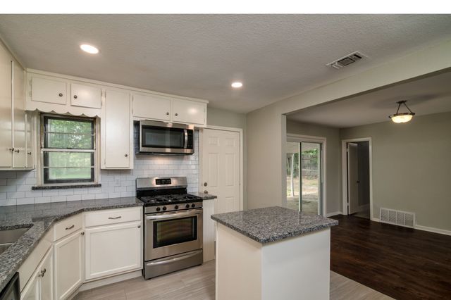 2416 Hillview Drive, Fort Worth, TX 76119