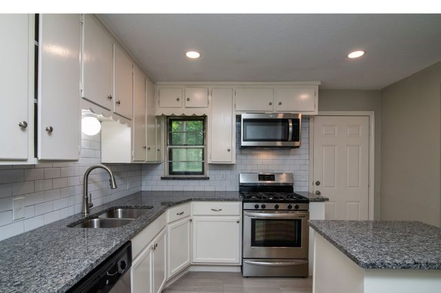 2416 Hillview Drive, Fort Worth, TX 76119