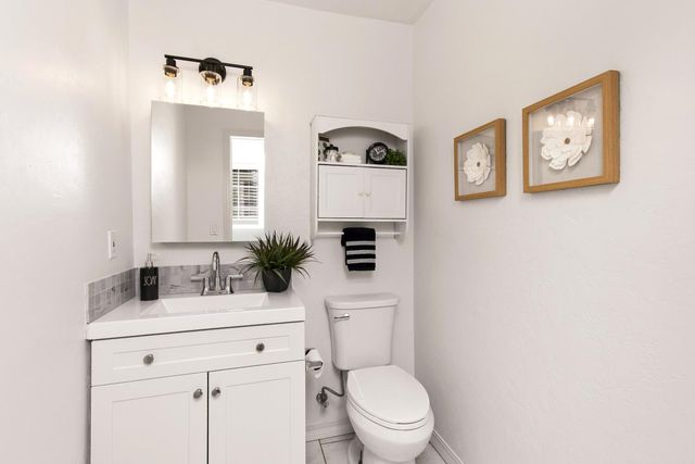 1265 Merry Knoll Rd, Auburn, CA 95603