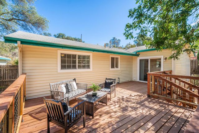 1265 Merry Knoll Rd, Auburn, CA 95603
