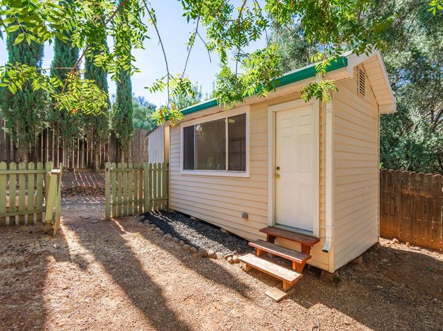 1265 Merry Knoll Rd, Auburn, CA 95603
