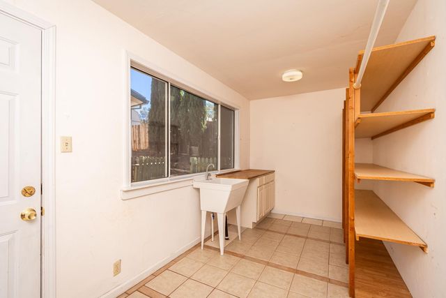 1265 Merry Knoll Rd, Auburn, CA 95603